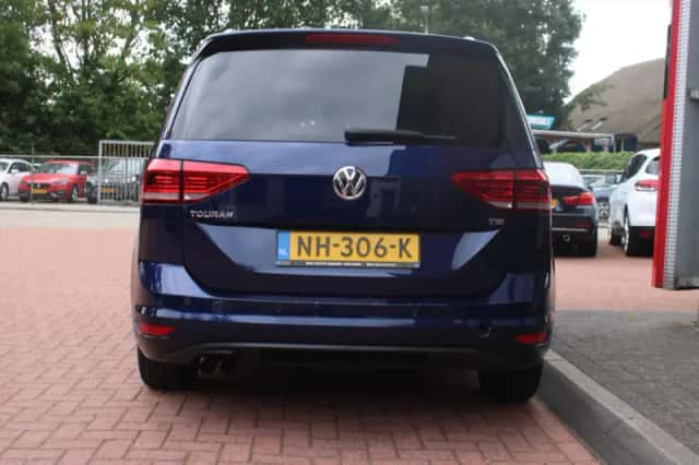Volkswagen Touran (2017) thumbnail 4