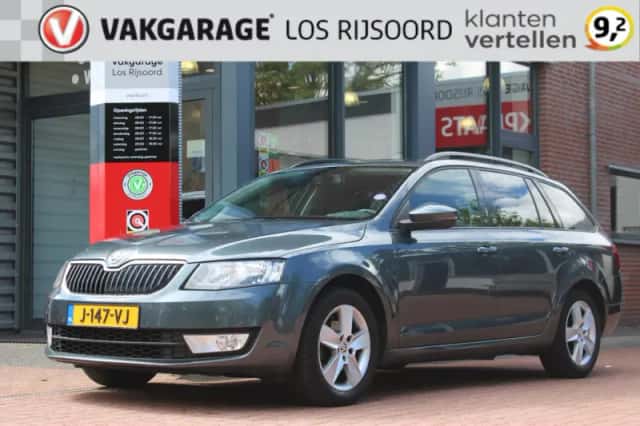 Škoda Octavia (2015) thumbnail 1