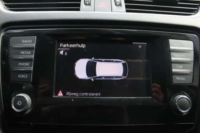 Škoda Octavia (2015) thumbnail 11