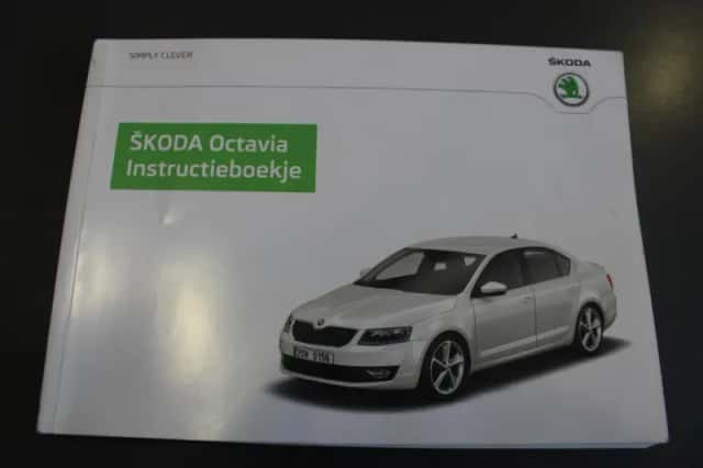 Škoda Octavia (2015) thumbnail 15