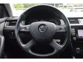 Škoda Octavia (2015) thumbnail 8