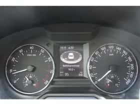 Škoda Octavia (2015) thumbnail 9