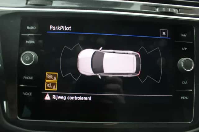 Volkswagen Tiguan (2020) thumbnail 10