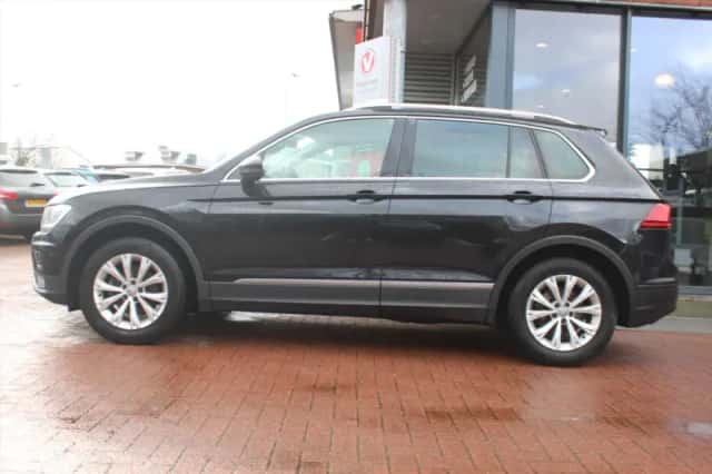 Volkswagen Tiguan (2020) thumbnail 2