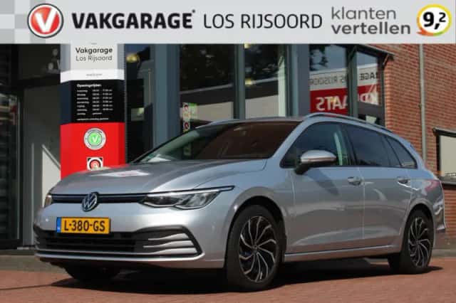 Volkswagen Golf (2021) thumbnail 1