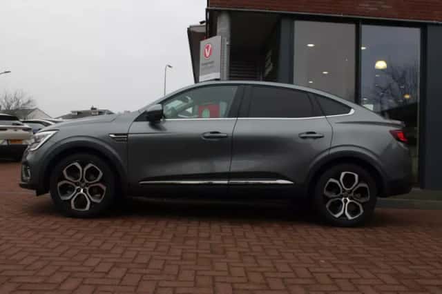 Renault Arkana (2023) thumbnail 2