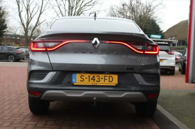 Renault Arkana (2023) thumbnail 4