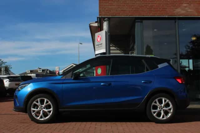 SEAT Arona (2022) thumbnail 2