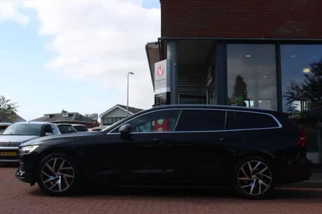 Volvo V60 (2019) thumbnail 2
