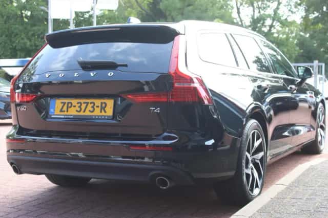 Volvo V60 (2019) thumbnail 5