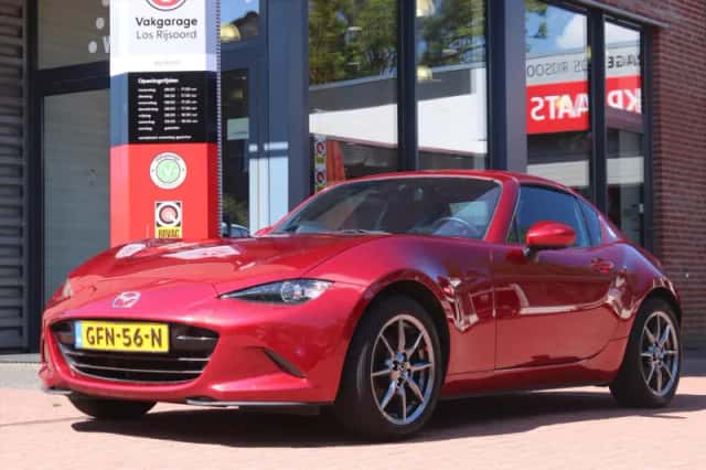 Mazda MX-5 (2018) thumbnail 2