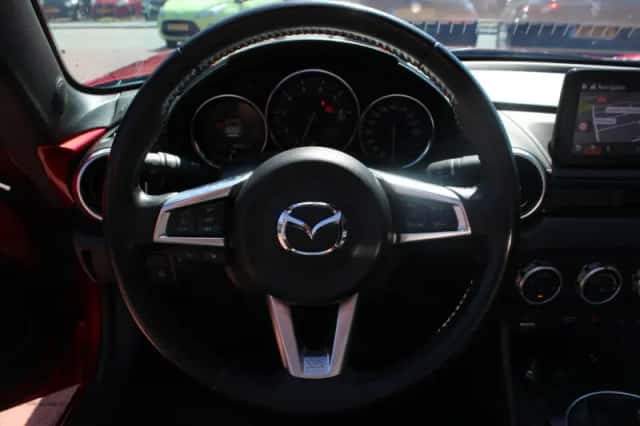 Mazda MX-5 (2018) thumbnail 11