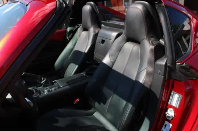 Mazda MX-5 (2018) thumbnail 15
