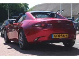Mazda MX-5 (2018) thumbnail 4