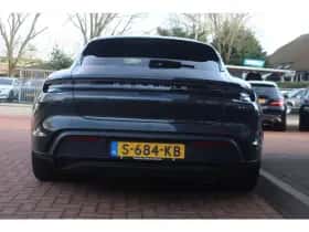 Porsche Taycan (2023) thumbnail 5
