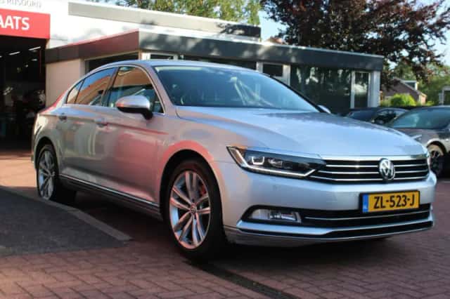 Volkswagen Passat (2018) thumbnail 6