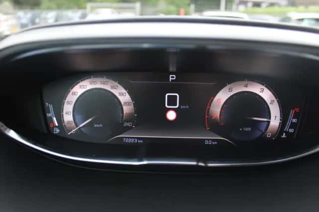 Peugeot 3008 (2020) thumbnail 12