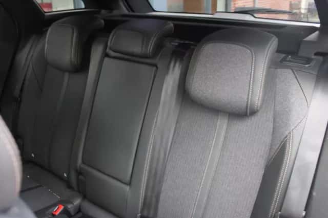 Peugeot 3008 (2020) thumbnail 16