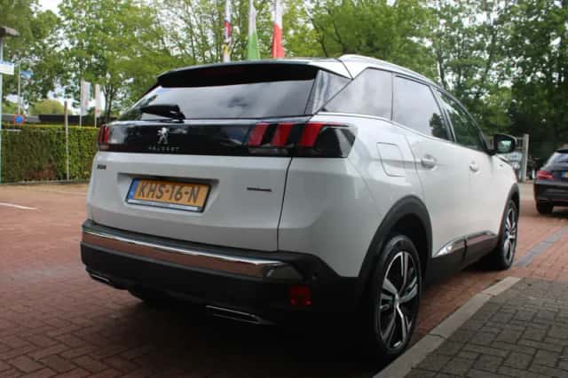 Peugeot 3008 (2020) thumbnail 5