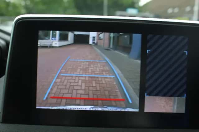 Peugeot 3008 (2020) thumbnail 10
