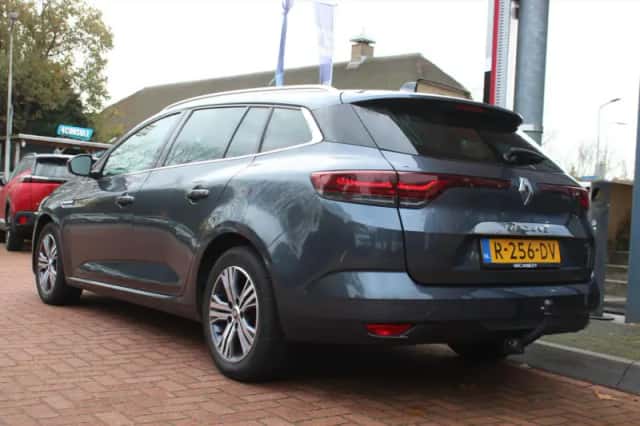 Renault Mégane (2022) thumbnail 3