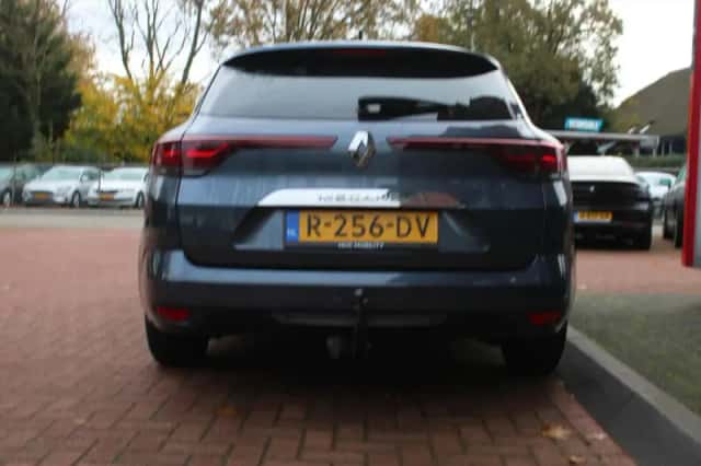 Renault Mégane (2022) thumbnail 4