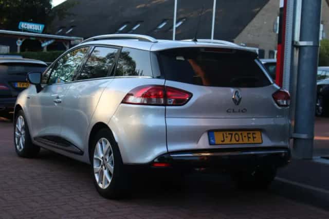 Renault Clio (2020) thumbnail 3