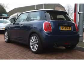 MINI Cooper (2017) thumbnail 3