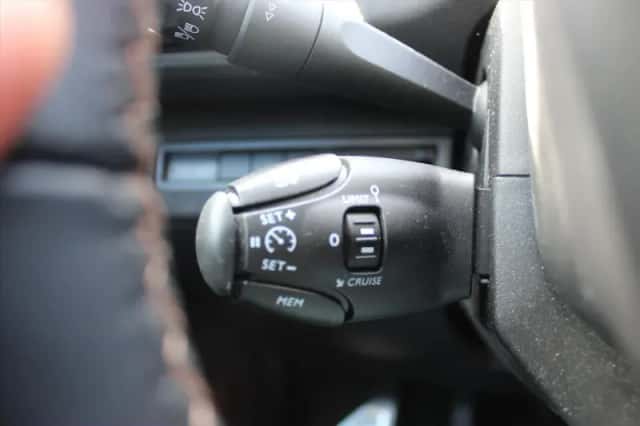 Peugeot 5008 (2019) thumbnail 15