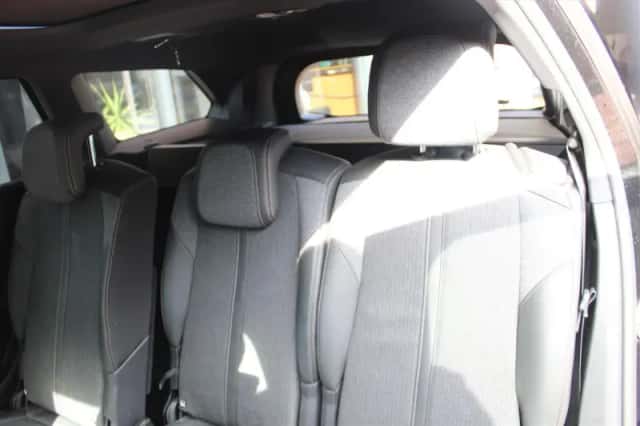 Peugeot 5008 (2019) thumbnail 17