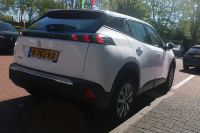 Peugeot 2008 (2021) thumbnail 5
