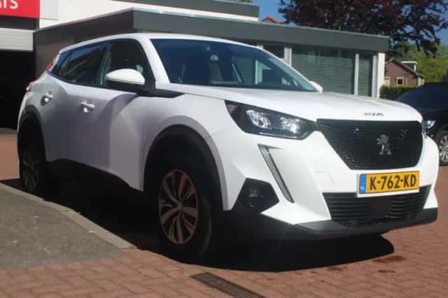 Peugeot 2008 (2021) thumbnail 6