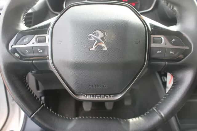 Peugeot 2008 (2021) thumbnail 13