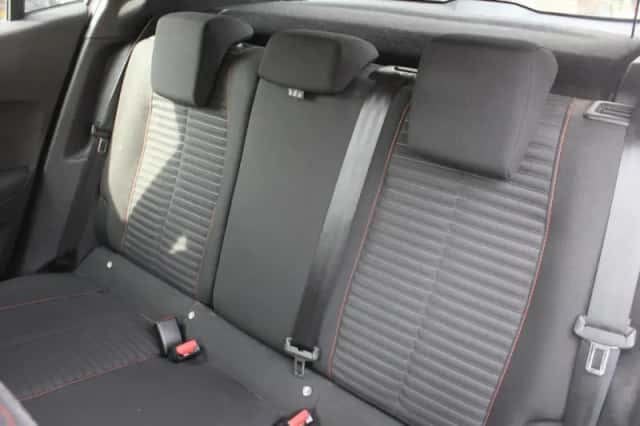 Peugeot 2008 (2021) thumbnail 16