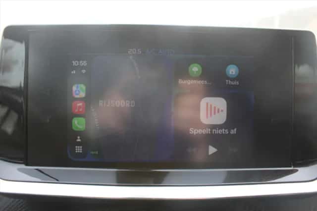 Peugeot 2008 (2021) thumbnail 8