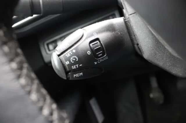 Peugeot 5008 (2019) thumbnail 13