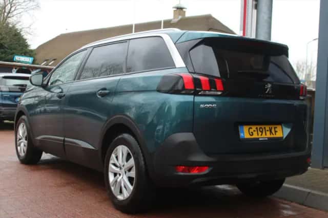 Peugeot 5008 (2019) thumbnail 3