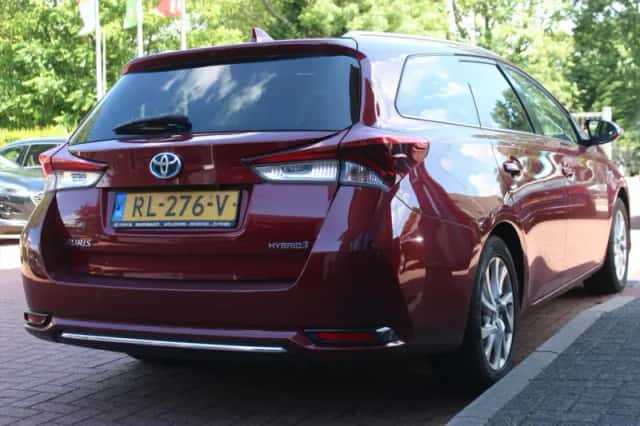 Toyota Auris (2018) thumbnail 5