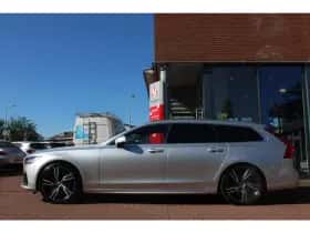 Volvo V90 (2018) thumbnail 2