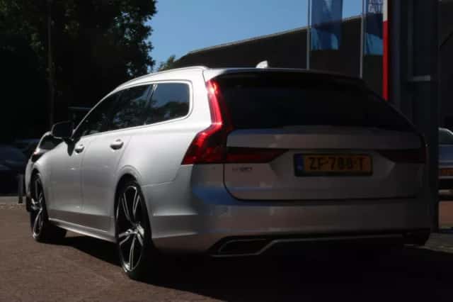 Volvo V90 (2018) thumbnail 3