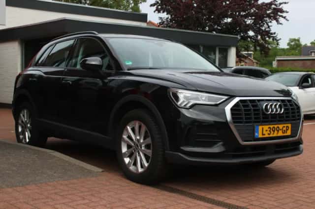 Audi Q3 (2021) thumbnail 6