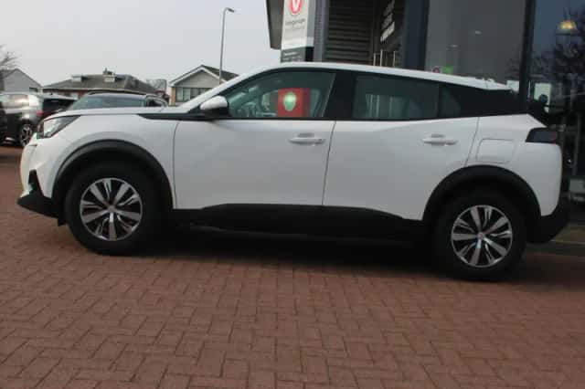 Peugeot 2008 (2021) thumbnail 2