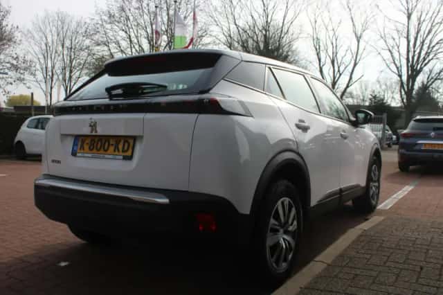 Peugeot 2008 (2021) thumbnail 5