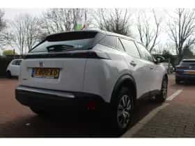 Peugeot 2008 (2021) thumbnail 5