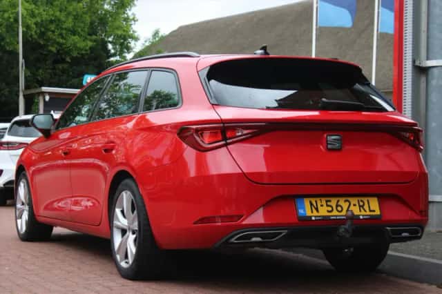 SEAT Leon (2021) thumbnail 3