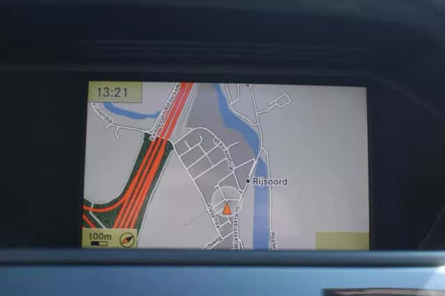 Mercedes-Benz C-Klasse (2011) thumbnail 11
