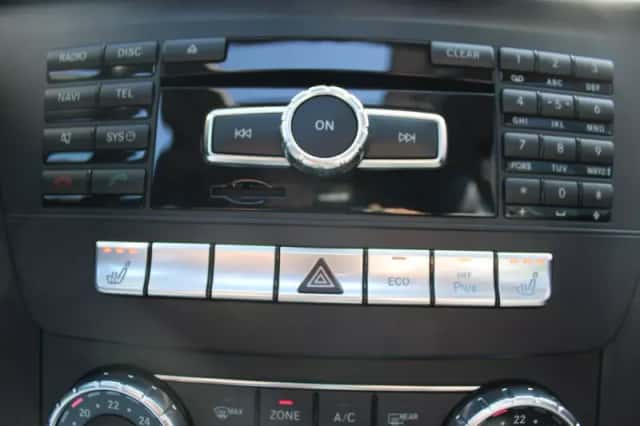 Mercedes-Benz C-Klasse (2011) thumbnail 12