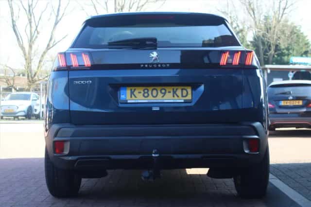 Peugeot 3008 (2021) thumbnail 3