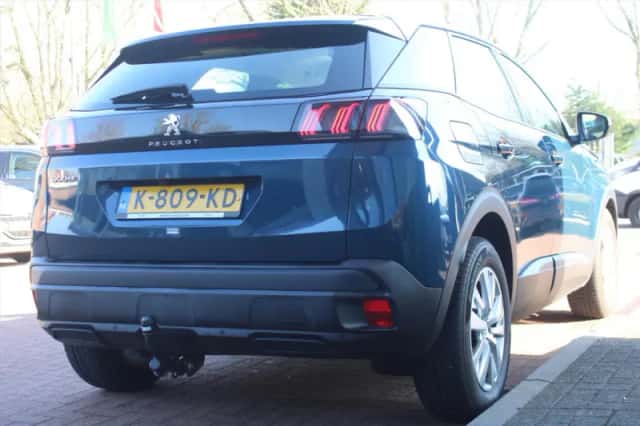 Peugeot 3008 (2021) thumbnail 4