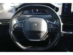 Peugeot 3008 (2021) thumbnail 7